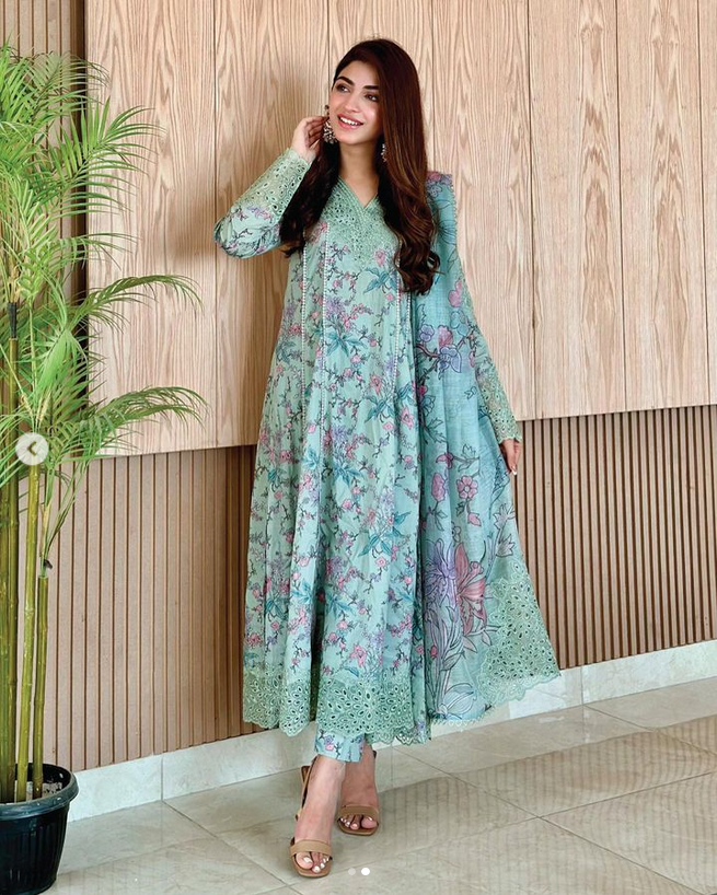 Lawn suit hot sale frock design