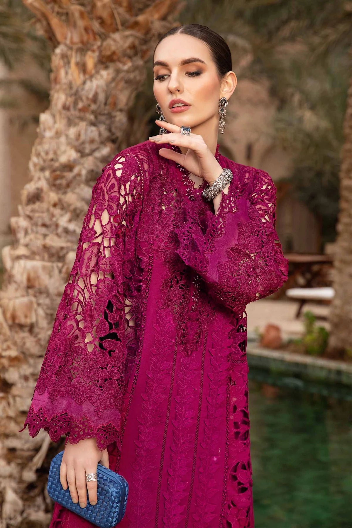 Maria.B Unstitched Embroidered Luxury Lawn 3Pc Suit D 2409 B Pehnawa