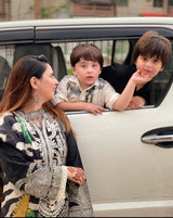 Sana Safinaz Luxury Lawn 3 Pieces Unstitched SS-02 Black Beauty